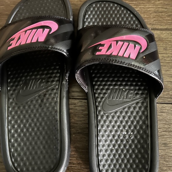 Nike Benassi JDI Swoosh Slide Sandals - Picture 5 of 5